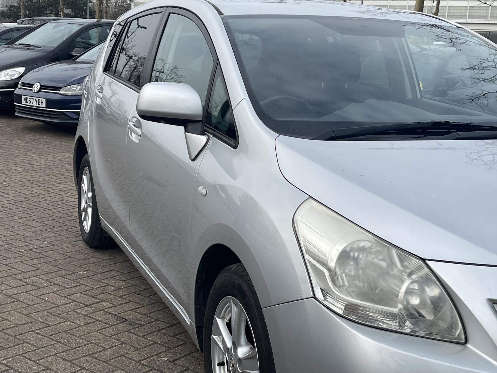 Toyota Verso 1.8 V-Matic TR MPV 5dr Petrol Multidrive S Euro 4 (147 ps)