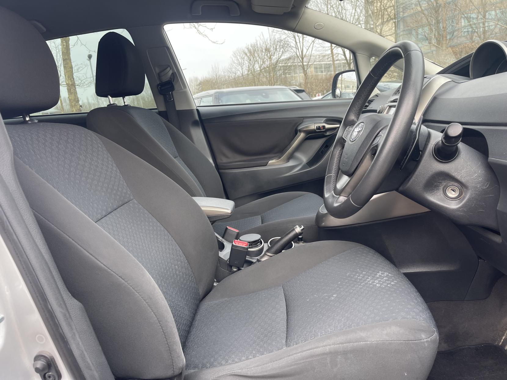 Toyota Verso 1.8 V-Matic TR MPV 5dr Petrol Multidrive S Euro 4 (147 ps)