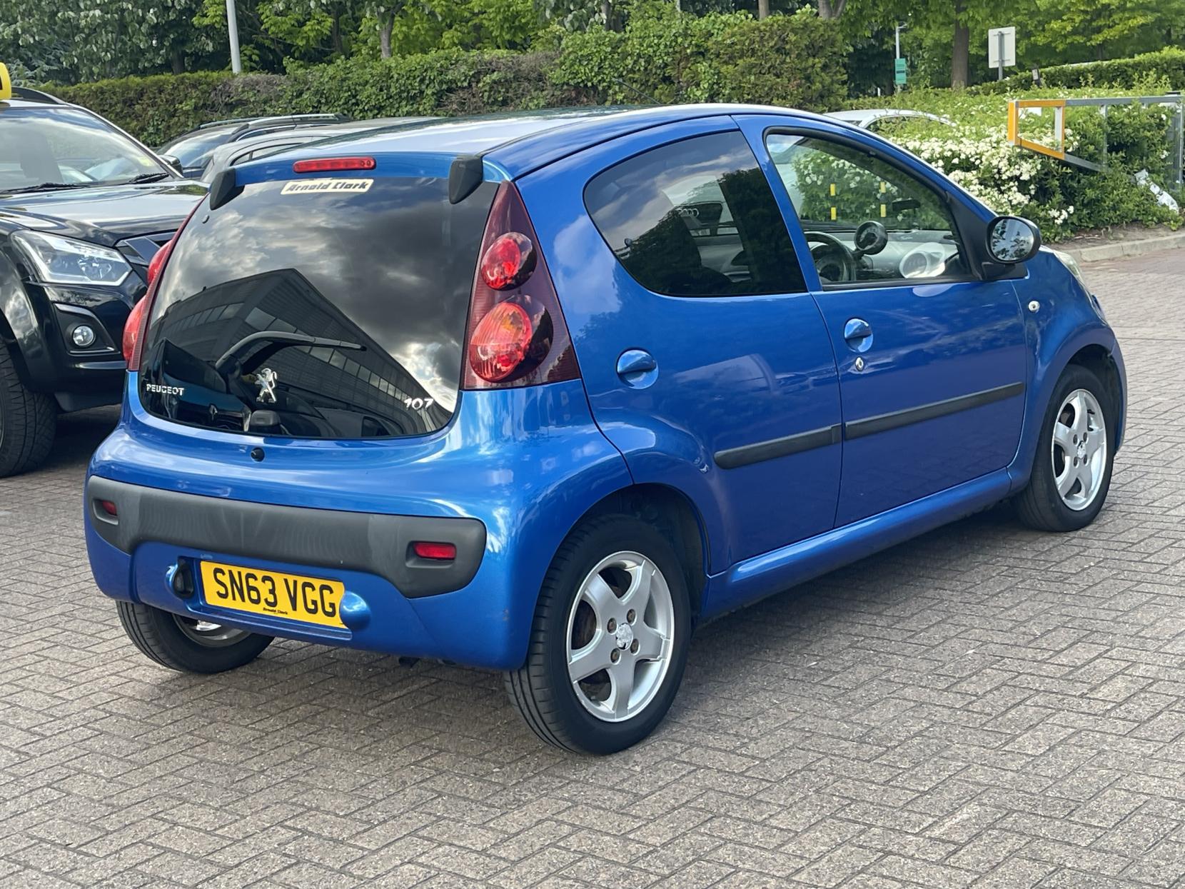 Peugeot 107 1.0 12V Allure Hatchback 5dr Petrol Manual Euro 5 (68 ps)