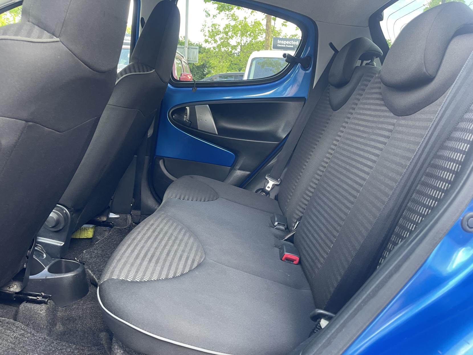 Peugeot 107 1.0 12V Allure Hatchback 5dr Petrol Manual Euro 5 (68 ps)