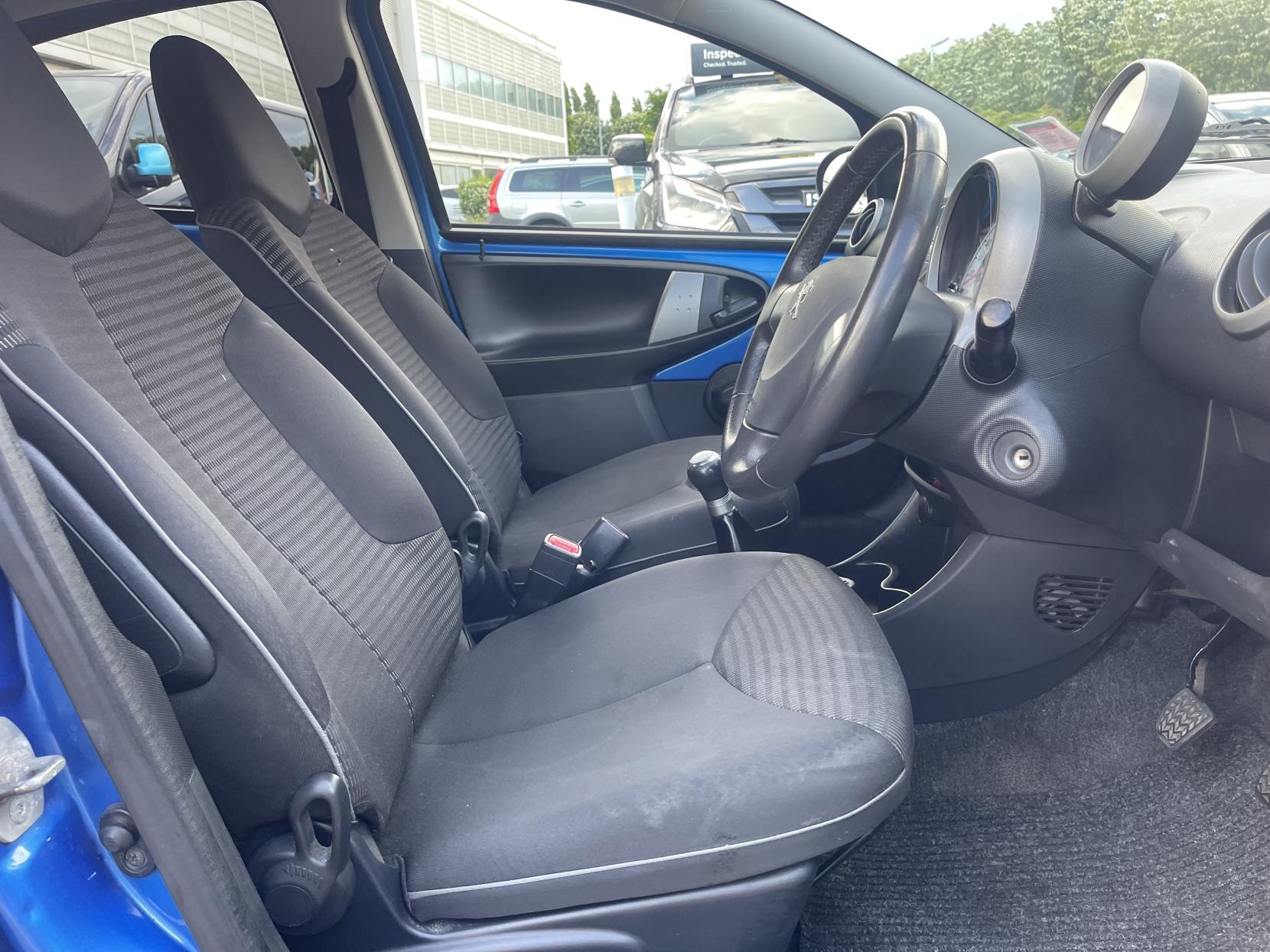 Peugeot 107 1.0 12V Allure Hatchback 5dr Petrol Manual Euro 5 (68 ps)