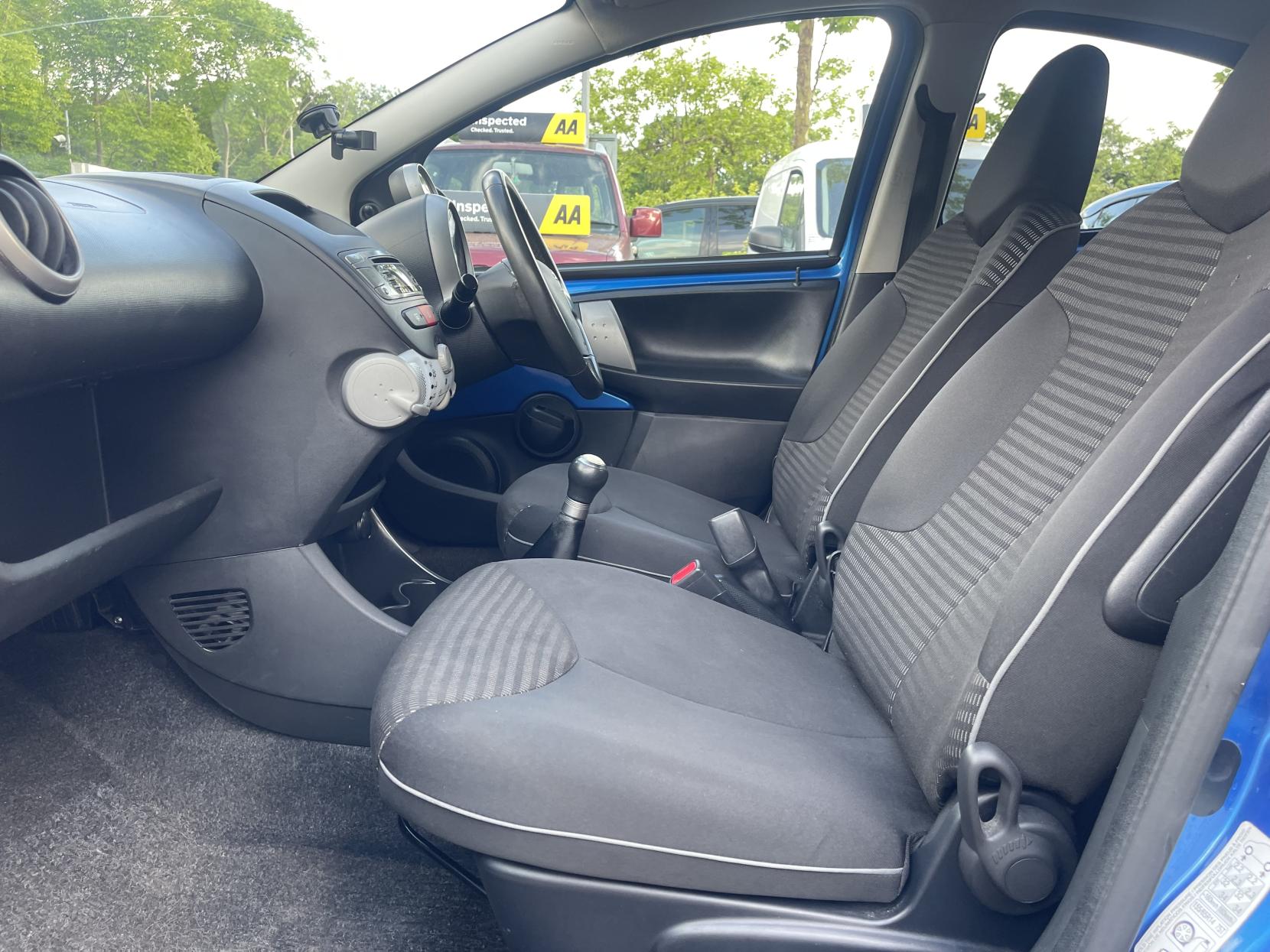 Peugeot 107 1.0 12V Allure Hatchback 5dr Petrol Manual Euro 5 (68 ps)
