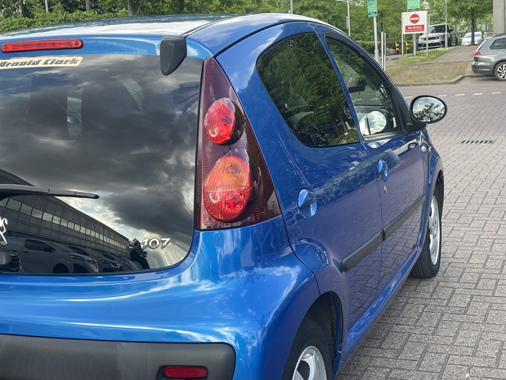 Peugeot 107 1.0 12V Allure Hatchback 5dr Petrol Manual Euro 5 (68 ps)