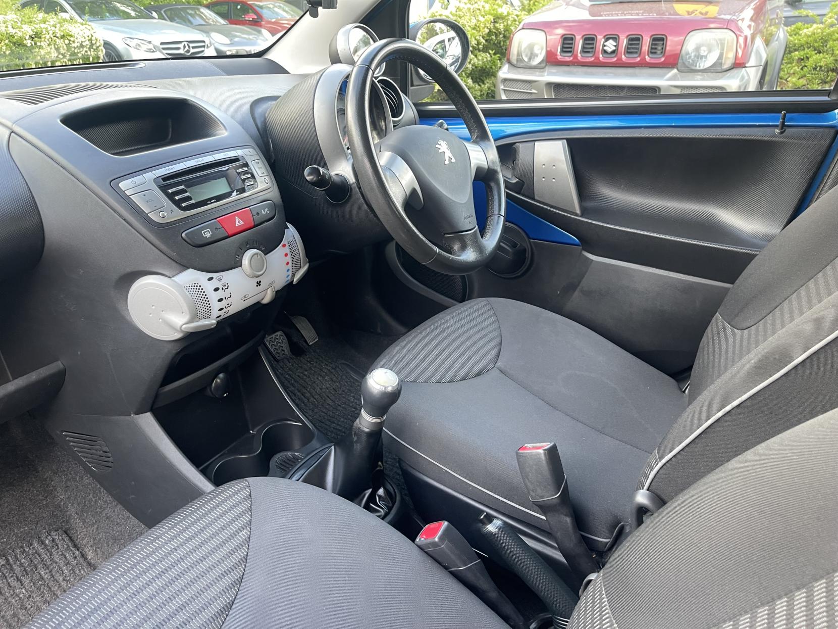 Peugeot 107 1.0 12V Allure Hatchback 5dr Petrol Manual Euro 5 (68 ps)