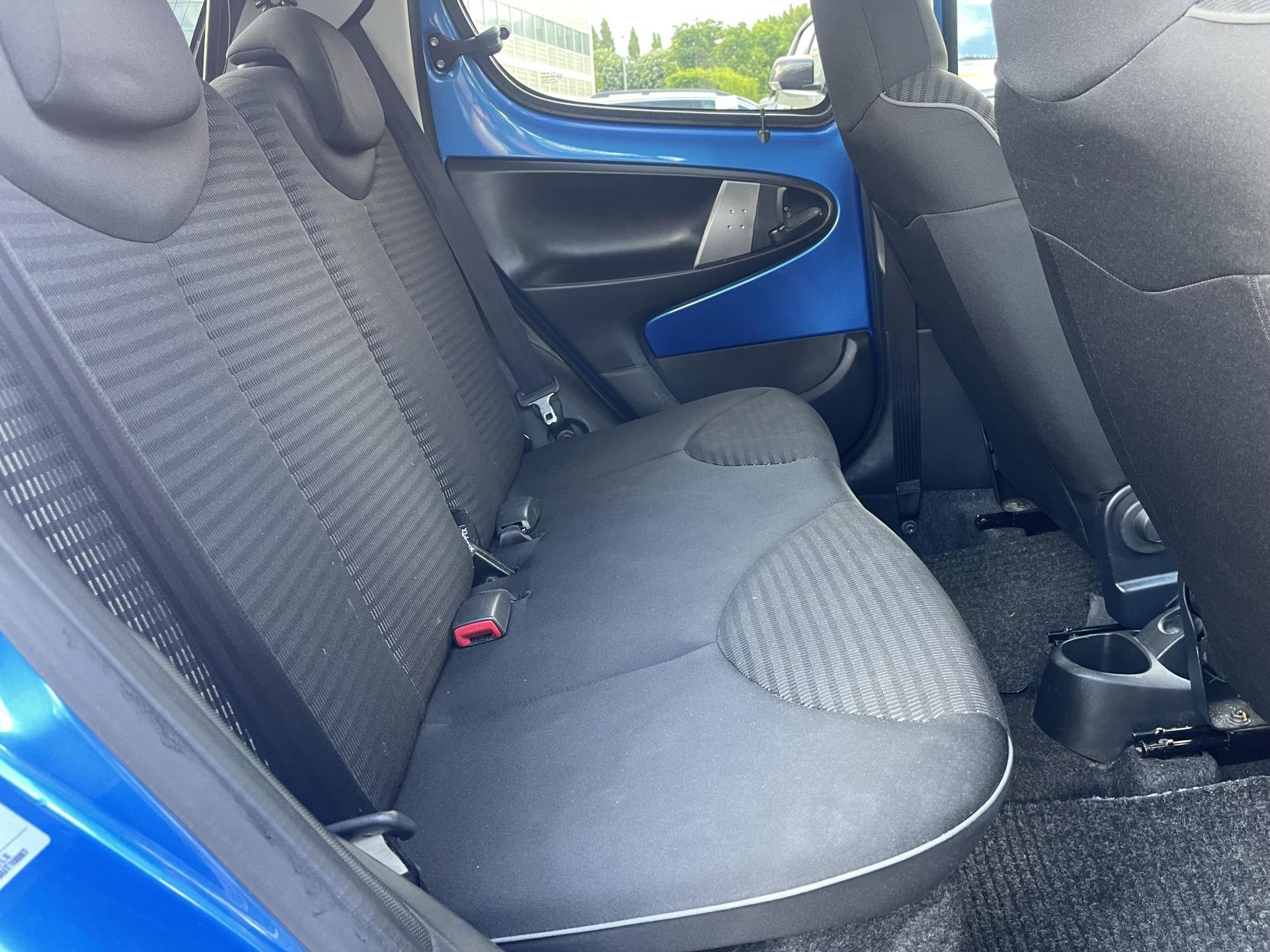 Peugeot 107 1.0 12V Allure Hatchback 5dr Petrol Manual Euro 5 (68 ps)