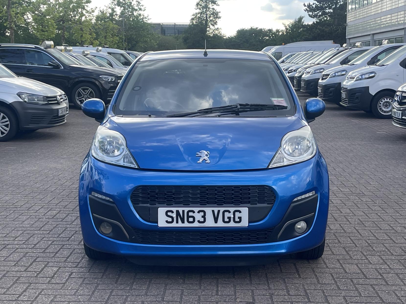 Peugeot 107 1.0 12V Allure Hatchback 5dr Petrol Manual Euro 5 (68 ps)
