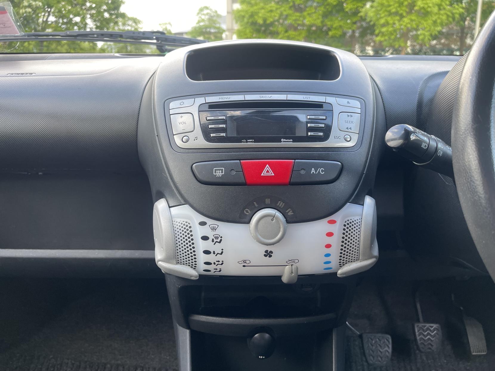 Peugeot 107 1.0 12V Allure Hatchback 5dr Petrol Manual Euro 5 (68 ps)