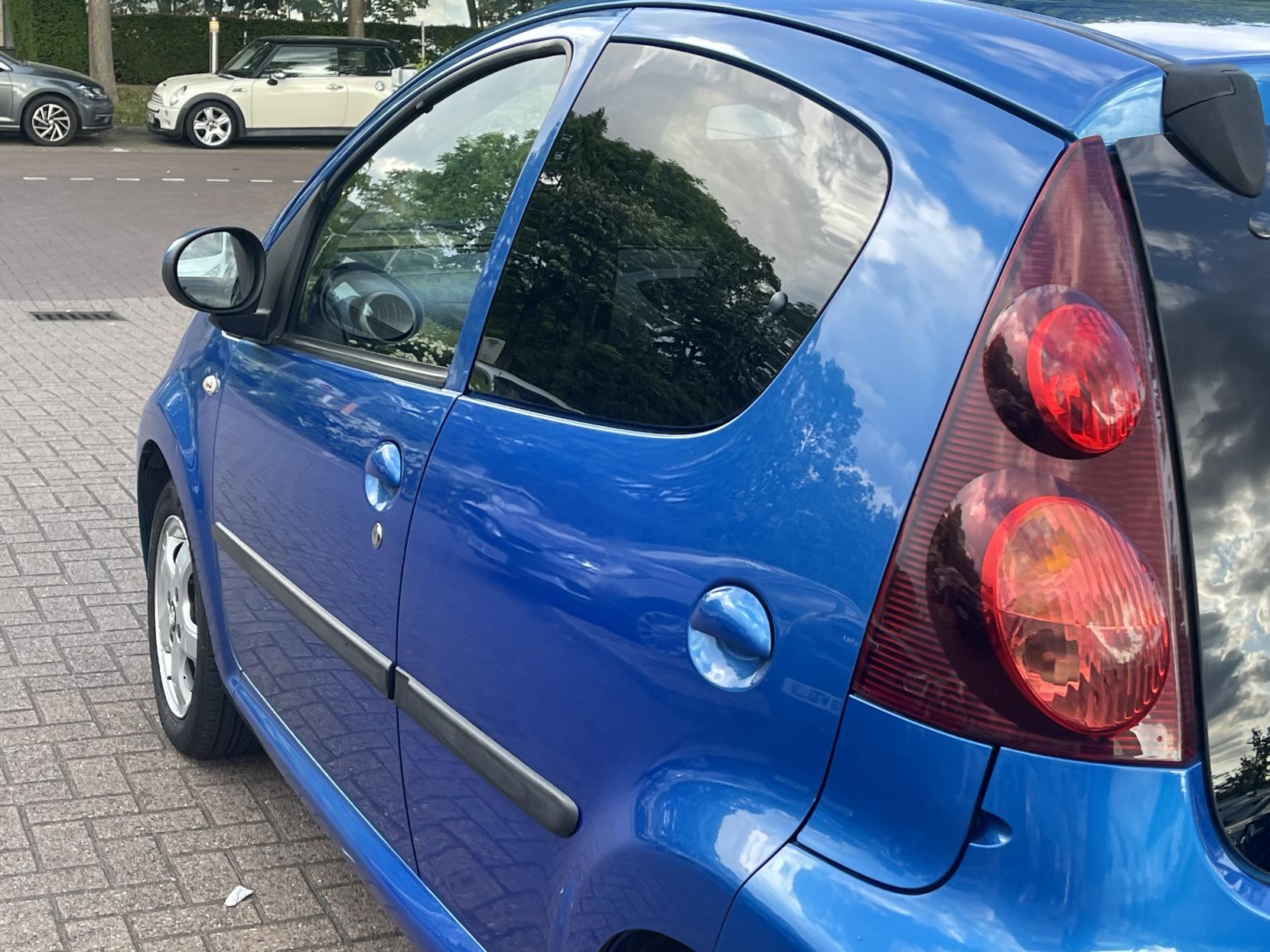 Peugeot 107 1.0 12V Allure Hatchback 5dr Petrol Manual Euro 5 (68 ps)