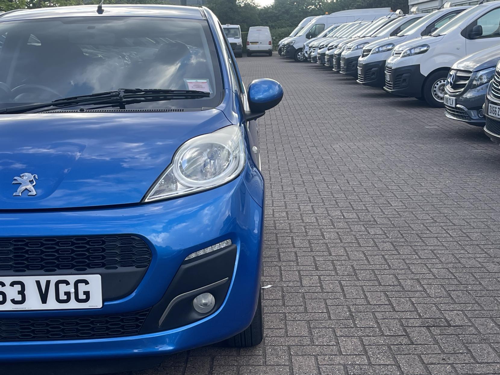 Peugeot 107 1.0 12V Allure Hatchback 5dr Petrol Manual Euro 5 (68 ps)