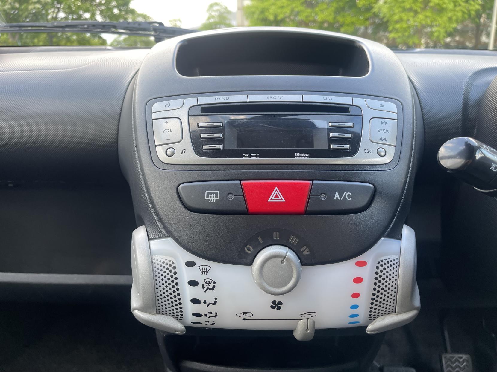 Peugeot 107 1.0 12V Allure Hatchback 5dr Petrol Manual Euro 5 (68 ps)