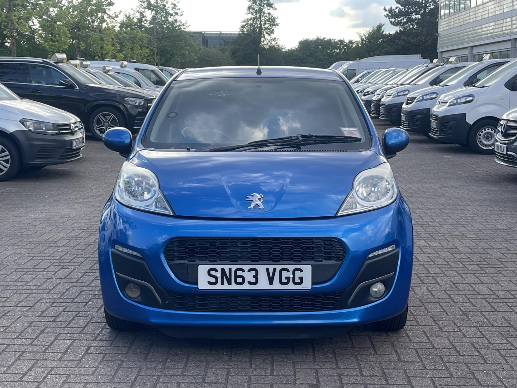 Peugeot 107 1.0 12V Allure Hatchback 5dr Petrol Manual Euro 5 (68 ps)