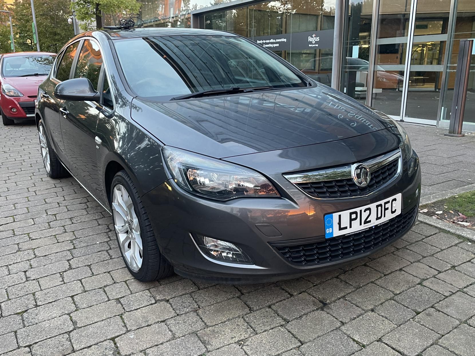 Vauxhall Astra 1.4T 16v SRi Hatchback 5dr Petrol Manual Euro 5 (140 ps)