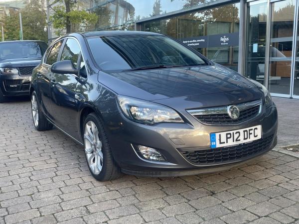 Vauxhall Astra 1.4T 16v SRi Hatchback 5dr Petrol Manual Euro 5 (140 ps)