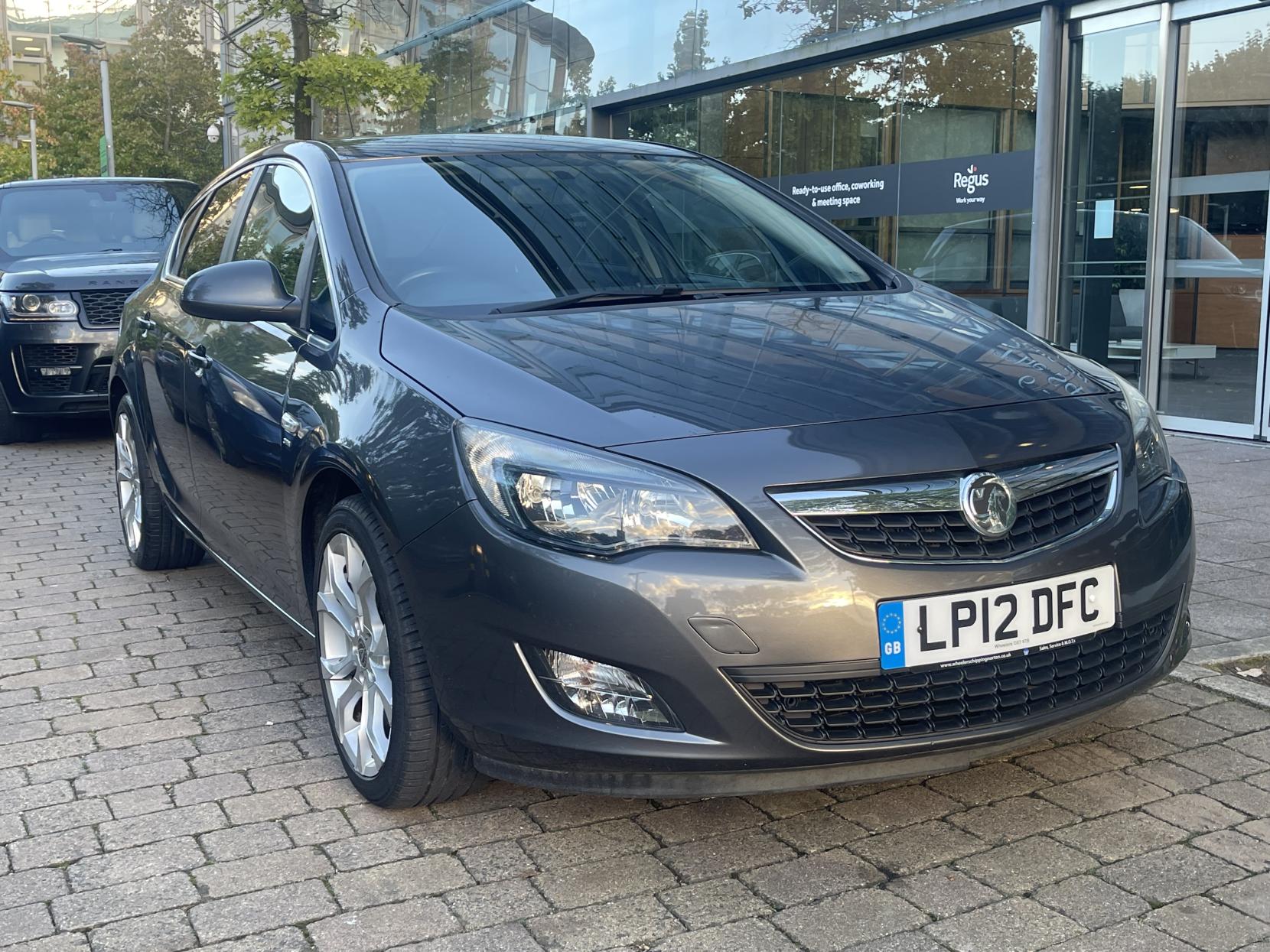 Vauxhall Astra 1.4T 16v SRi Hatchback 5dr Petrol Manual Euro 5 (140 ps)