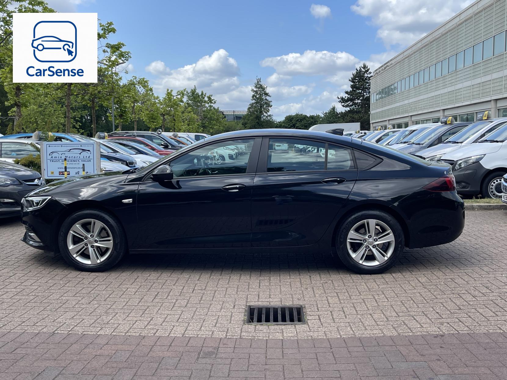 Vauxhall Insignia 1.6 Turbo D BlueInjection Design Nav Grand Sport 5dr Diesel Automatic Euro 6 (s/s) (136 ps)