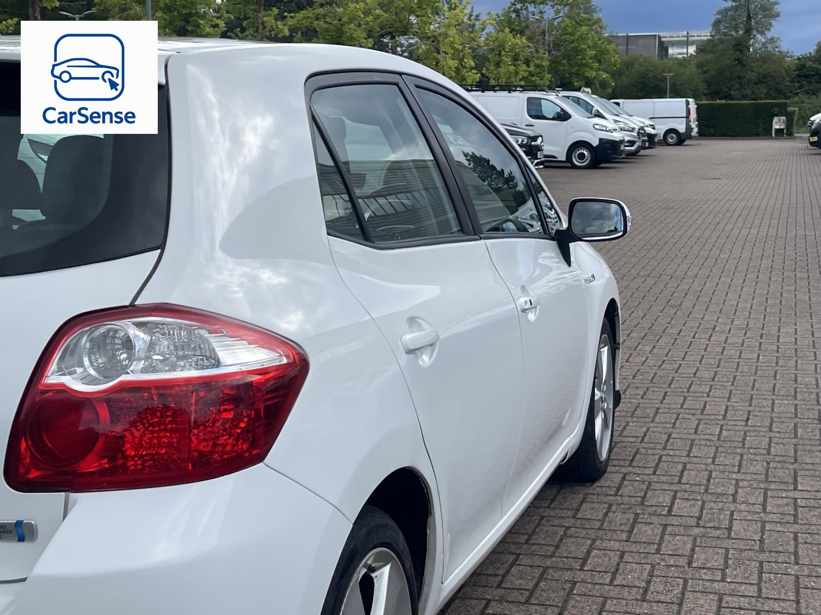 Toyota Auris 1.8 VVT-h T Spirit Hatchback 5dr Petrol Hybrid CVT Euro 5 (s/s) (136 ps)