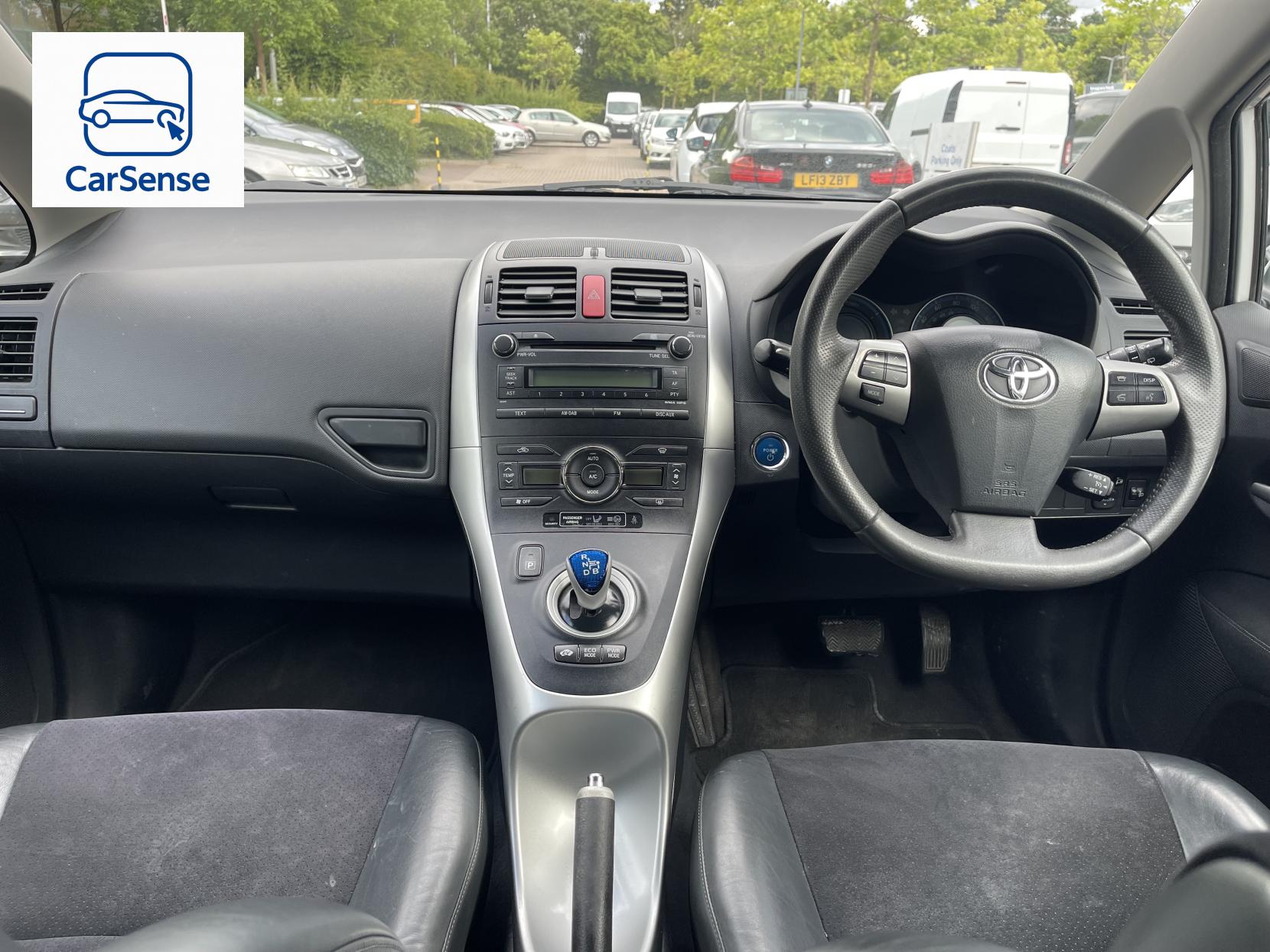 Toyota Auris 1.8 VVT-h T Spirit Hatchback 5dr Petrol Hybrid CVT Euro 5 (s/s) (136 ps)