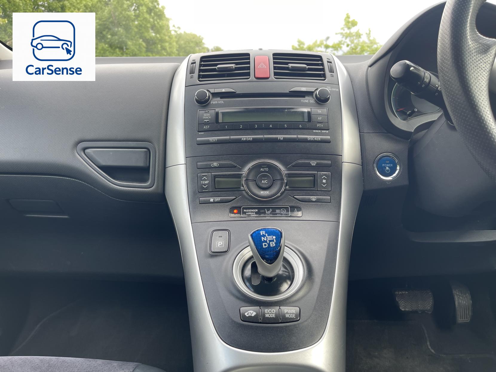 Toyota Auris 1.8 VVT-h T Spirit Hatchback 5dr Petrol Hybrid CVT Euro 5 (s/s) (136 ps)
