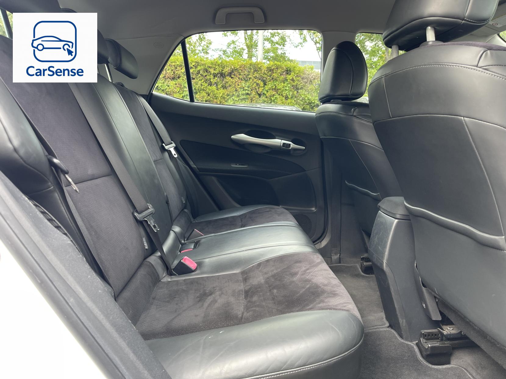Toyota Auris 1.8 VVT-h T Spirit Hatchback 5dr Petrol Hybrid CVT Euro 5 (s/s) (136 ps)
