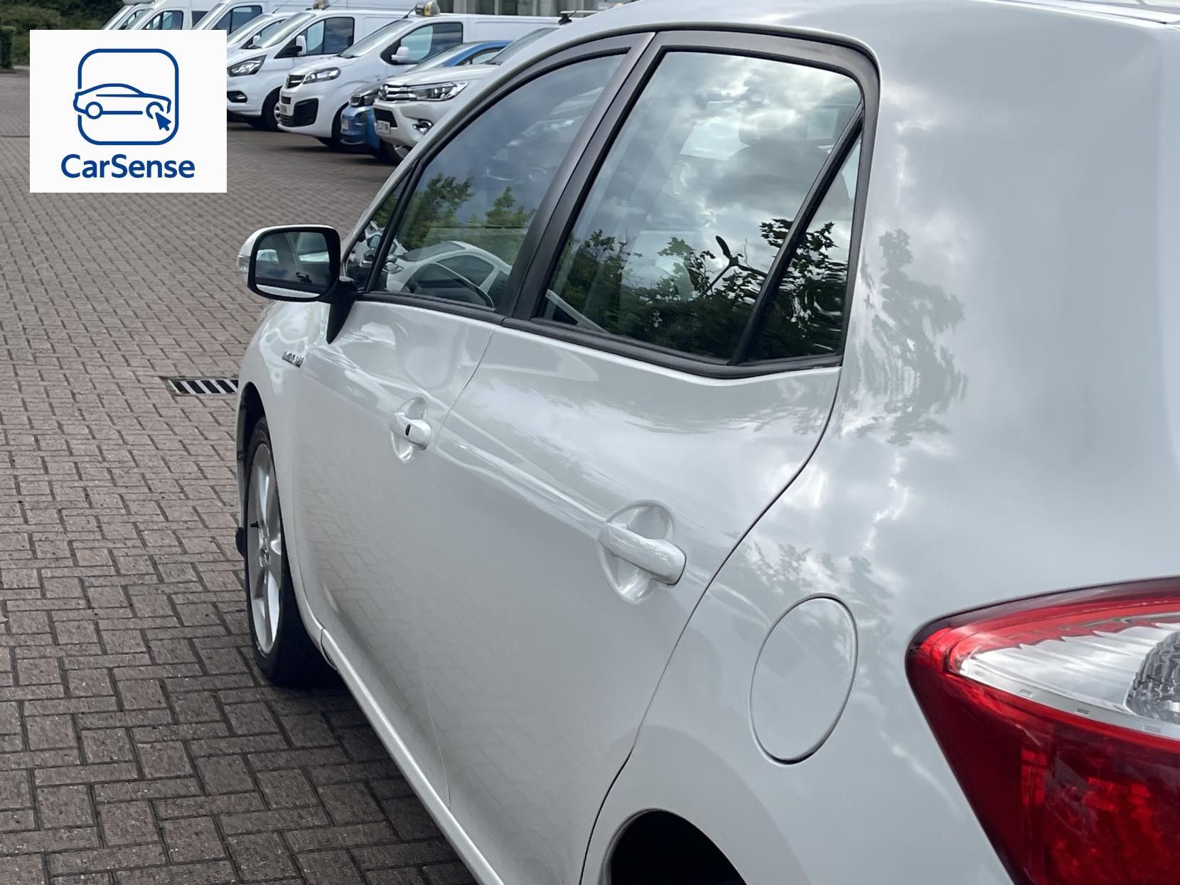 Toyota Auris 1.8 VVT-h T Spirit Hatchback 5dr Petrol Hybrid CVT Euro 5 (s/s) (136 ps)