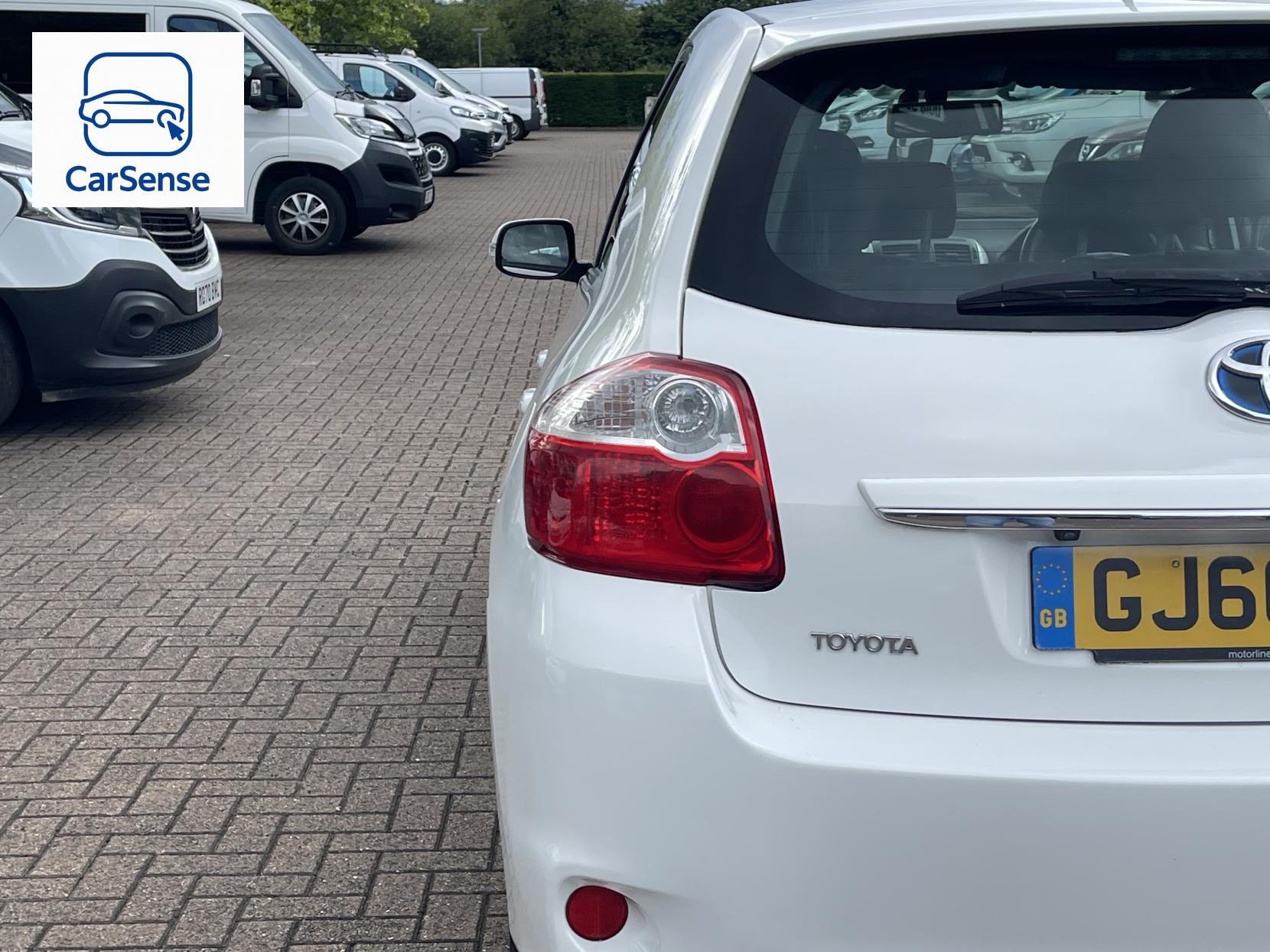 Toyota Auris 1.8 VVT-h T Spirit Hatchback 5dr Petrol Hybrid CVT Euro 5 (s/s) (136 ps)