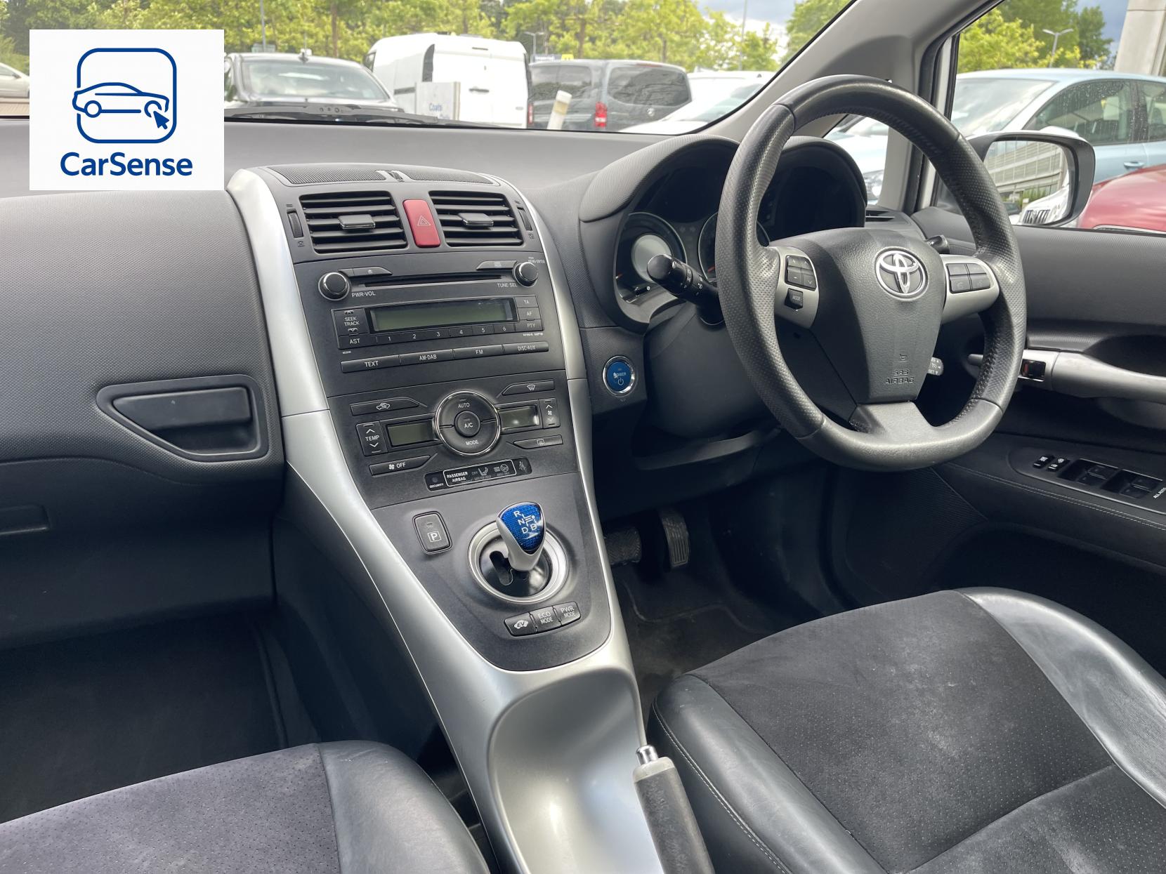 Toyota Auris 1.8 VVT-h T Spirit Hatchback 5dr Petrol Hybrid CVT Euro 5 (s/s) (136 ps)