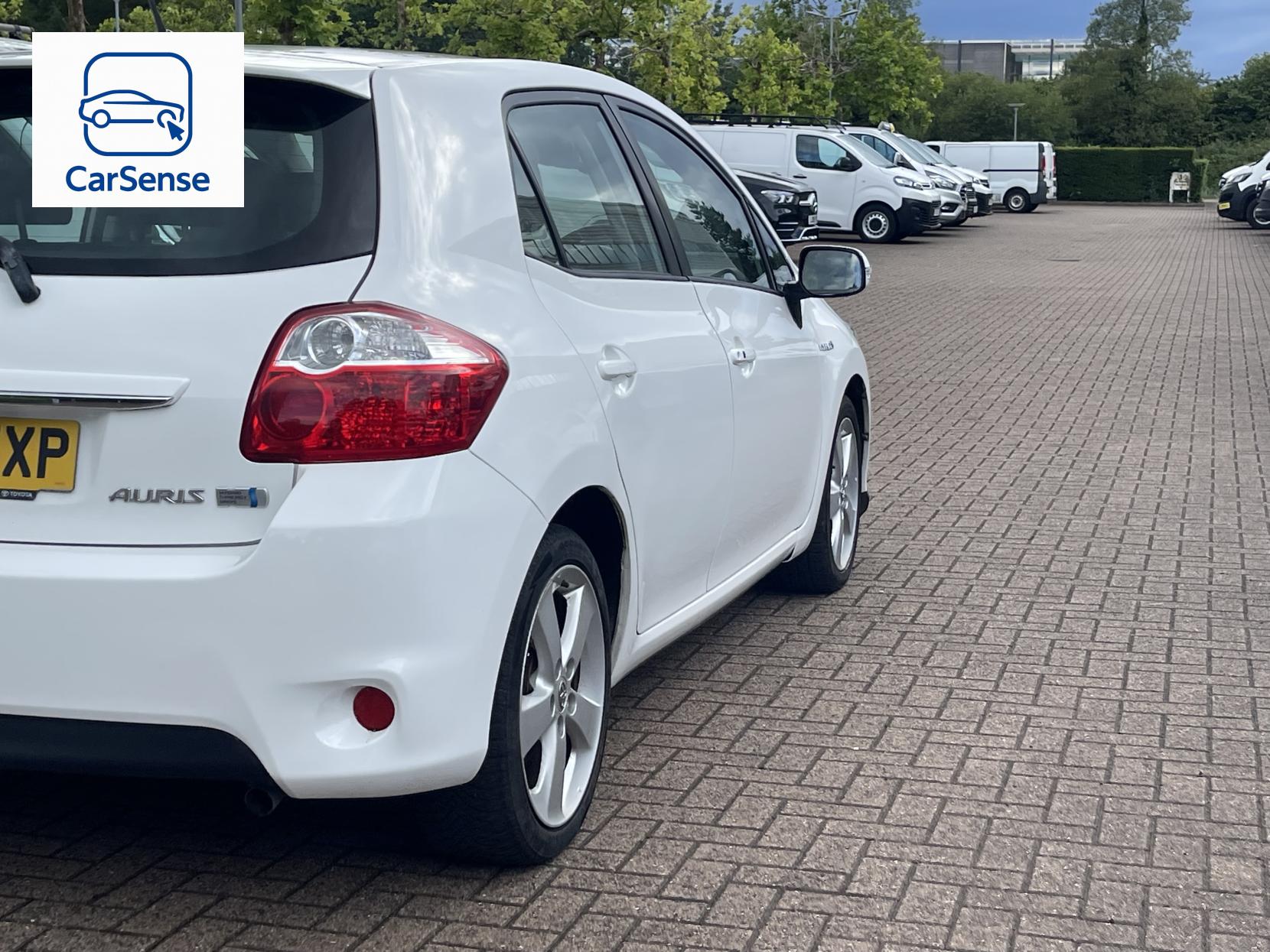 Toyota Auris 1.8 VVT-h T Spirit Hatchback 5dr Petrol Hybrid CVT Euro 5 (s/s) (136 ps)