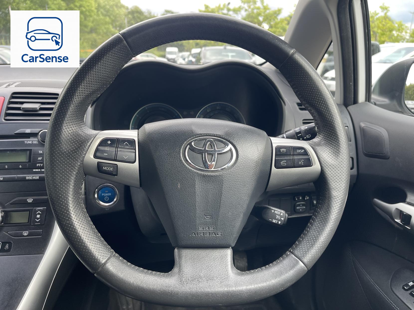 Toyota Auris 1.8 VVT-h T Spirit Hatchback 5dr Petrol Hybrid CVT Euro 5 (s/s) (136 ps)