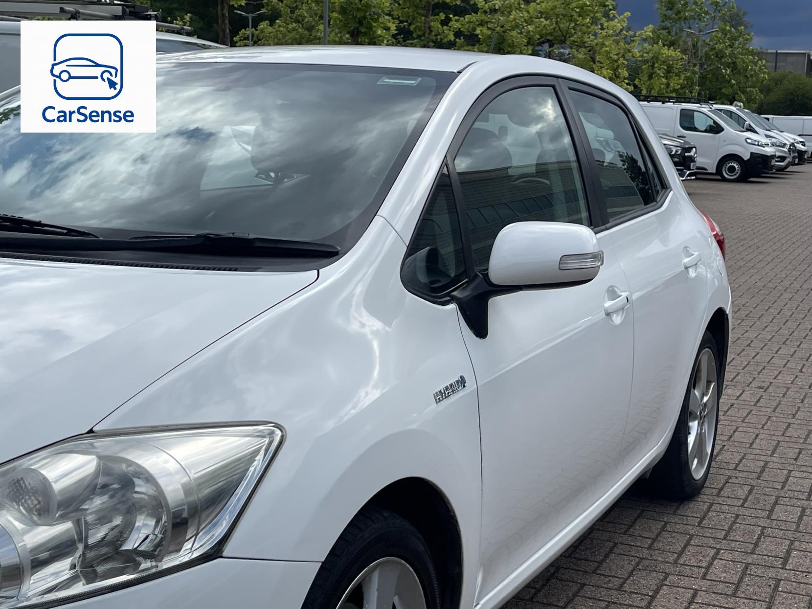 Toyota Auris 1.8 VVT-h T Spirit Hatchback 5dr Petrol Hybrid CVT Euro 5 (s/s) (136 ps)