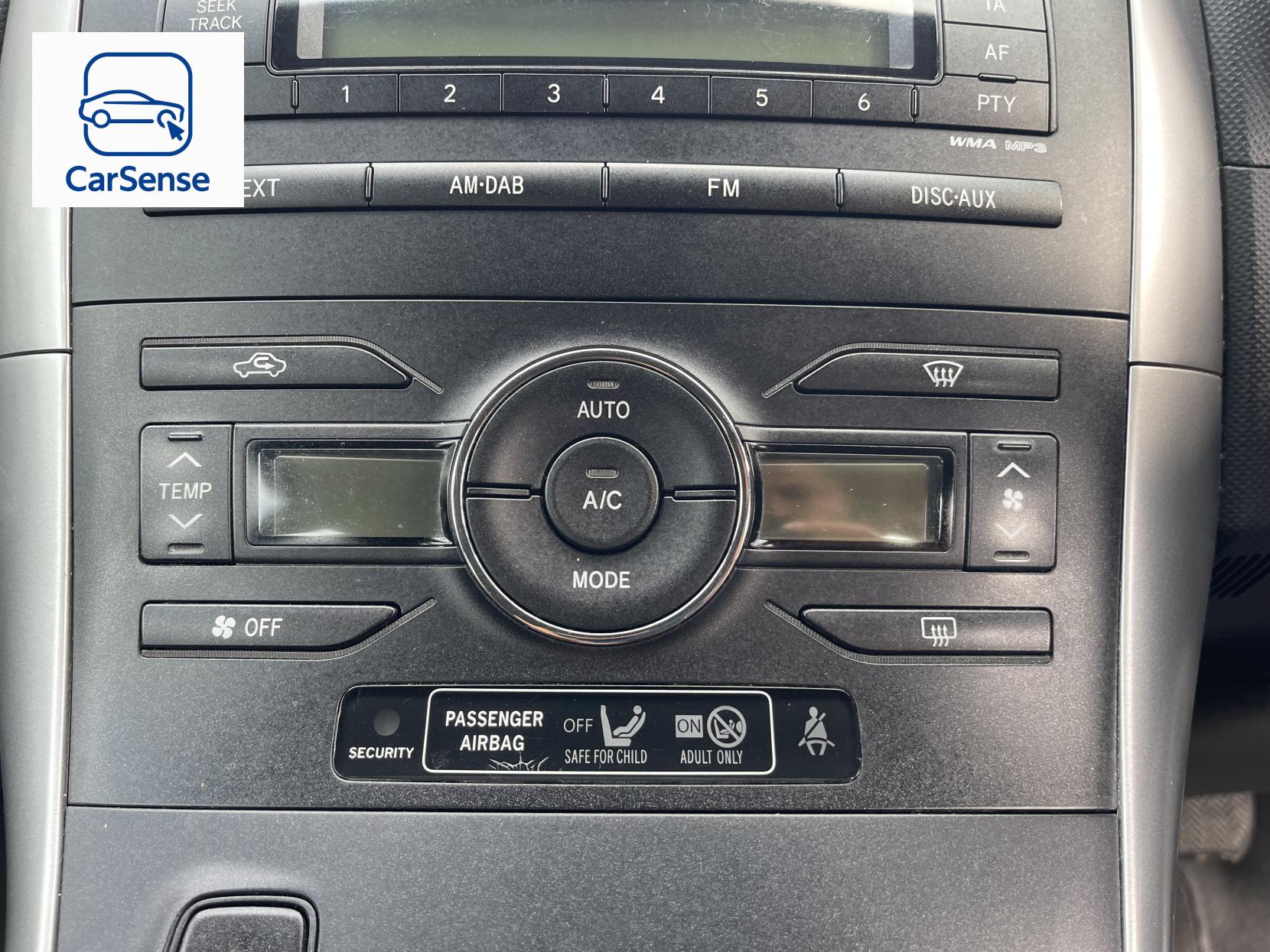 Toyota Auris 1.8 VVT-h T Spirit Hatchback 5dr Petrol Hybrid CVT Euro 5 (s/s) (136 ps)