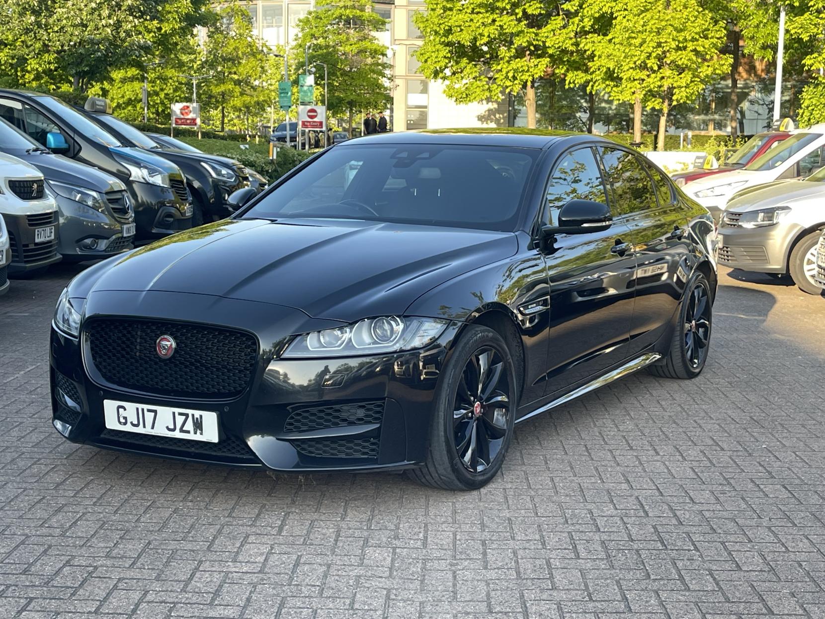Jaguar XF 2.0d R-Sport Saloon 4dr Diesel Auto Euro 6 (s/s) (180 ps)
