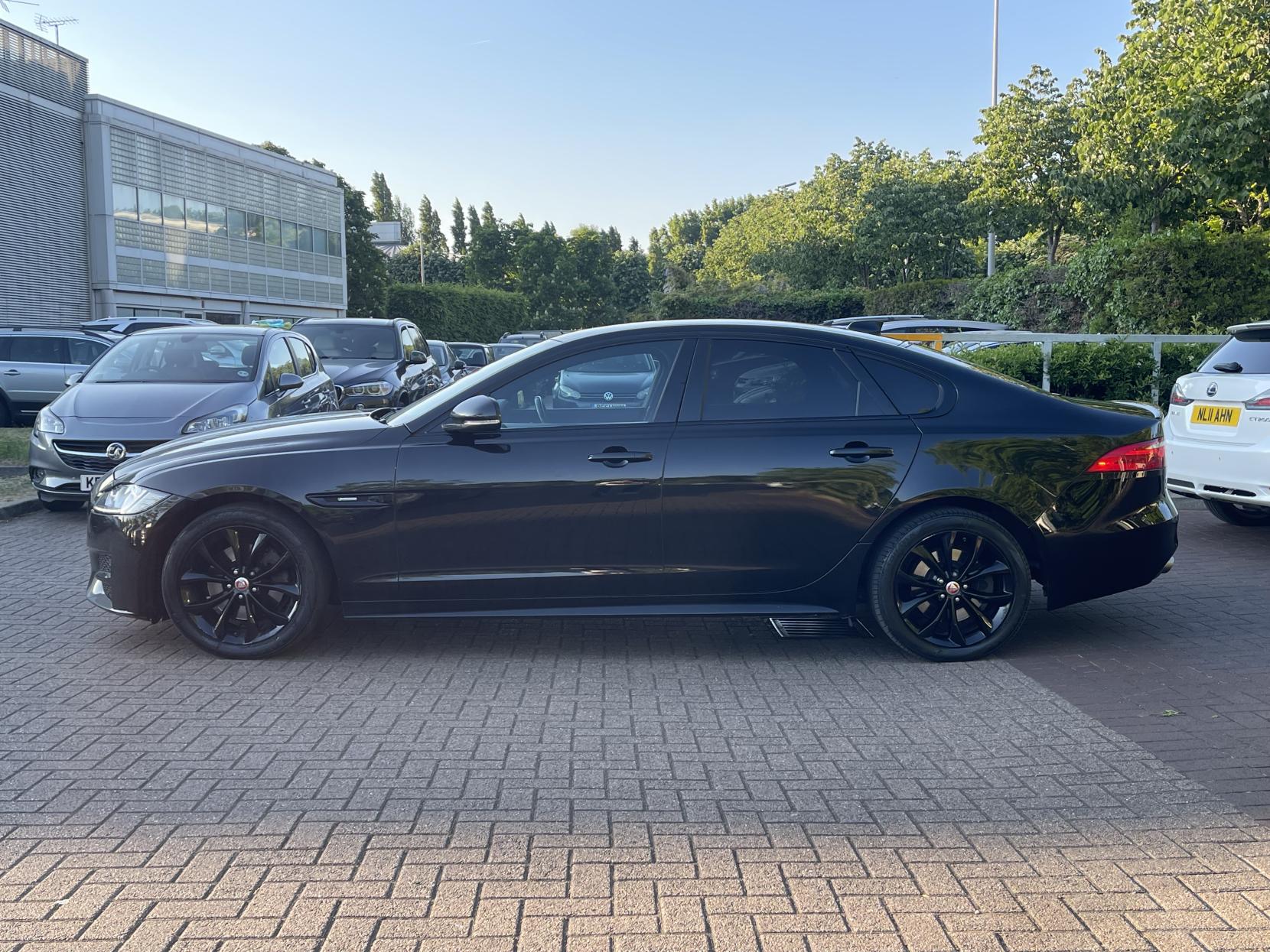 Jaguar XF 2.0d R-Sport Saloon 4dr Diesel Auto Euro 6 (s/s) (180 ps)