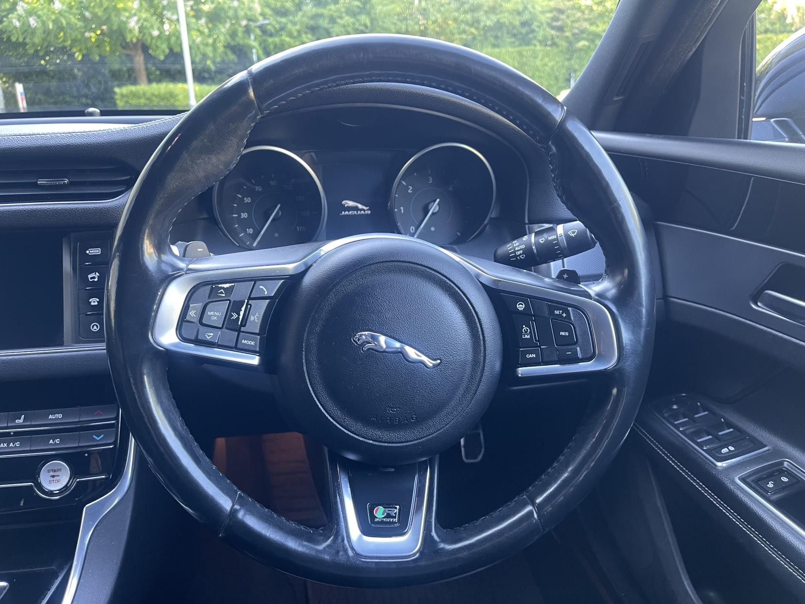 Jaguar XF 2.0d R-Sport Saloon 4dr Diesel Auto Euro 6 (s/s) (180 ps)