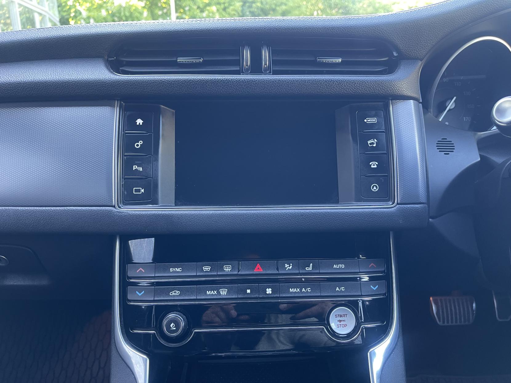 Jaguar XF 2.0d R-Sport Saloon 4dr Diesel Auto Euro 6 (s/s) (180 ps)