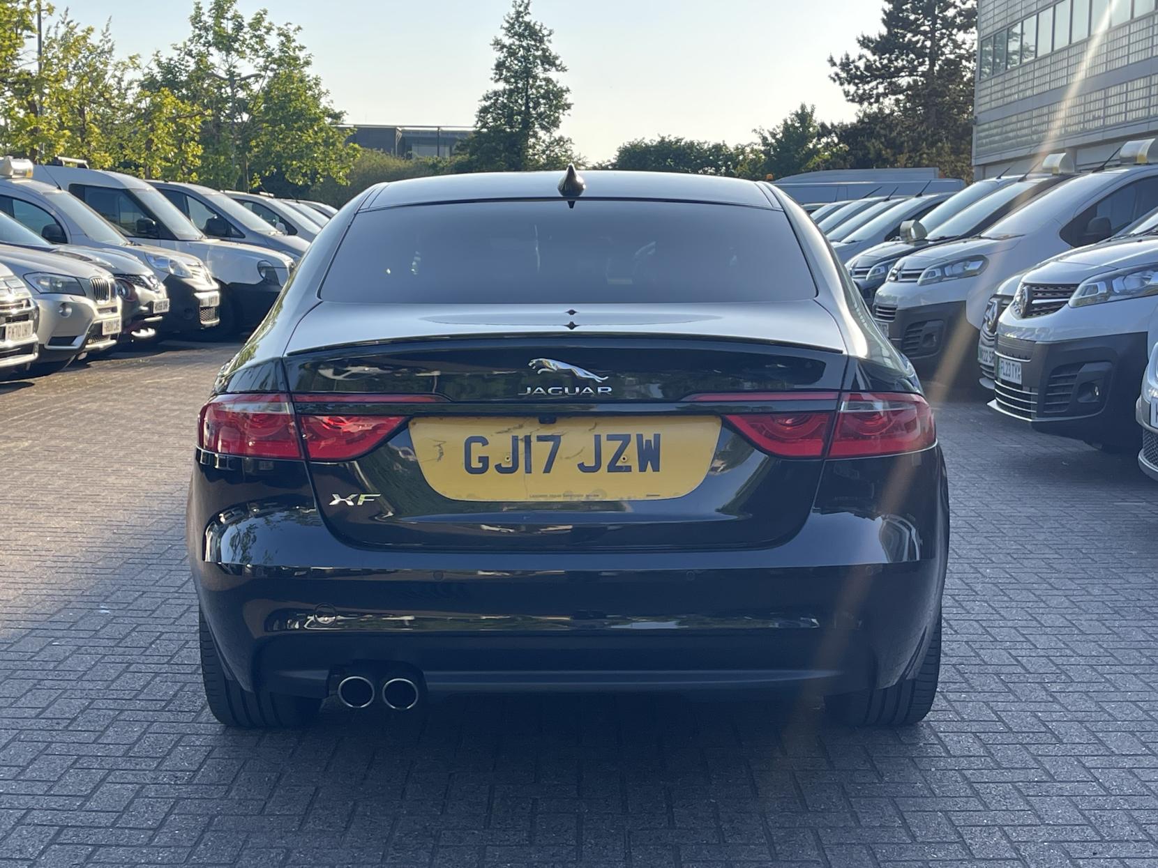 Jaguar XF 2.0d R-Sport Saloon 4dr Diesel Auto Euro 6 (s/s) (180 ps)
