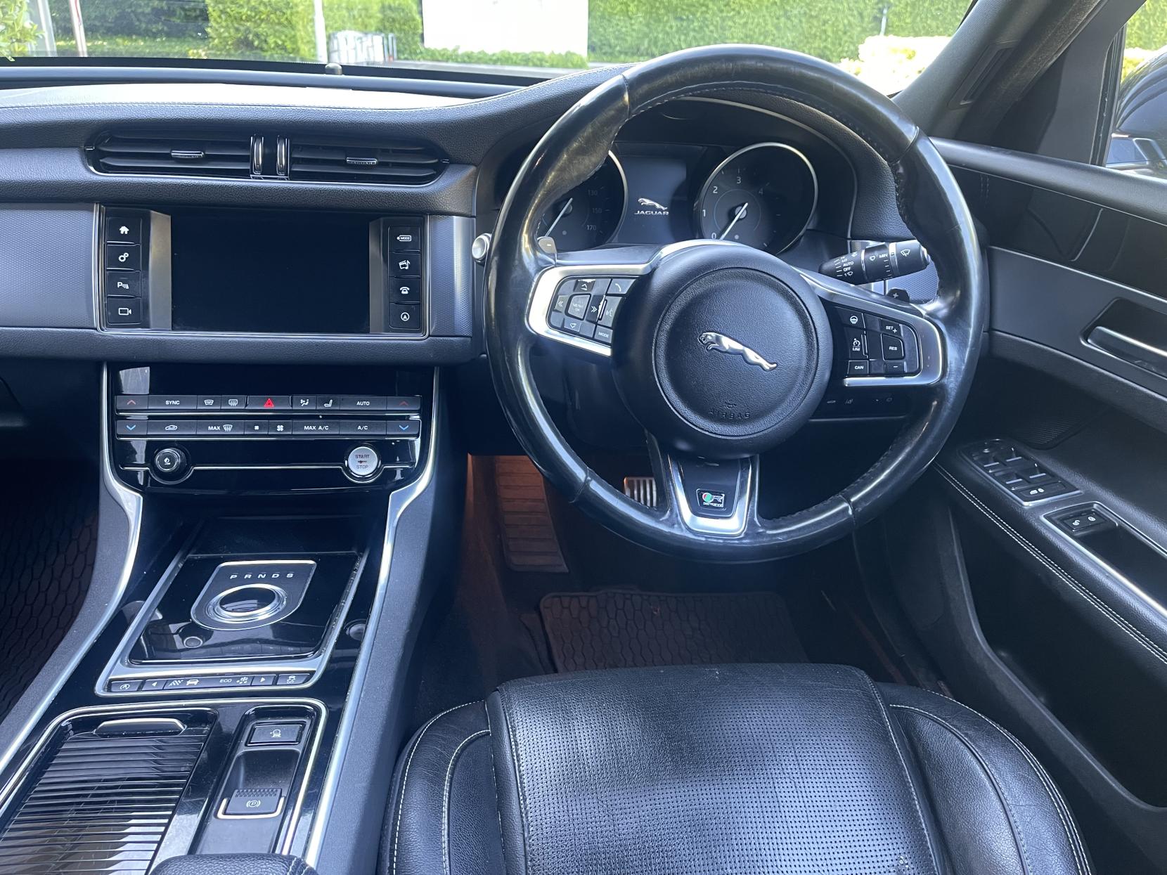 Jaguar XF 2.0d R-Sport Saloon 4dr Diesel Auto Euro 6 (s/s) (180 ps)