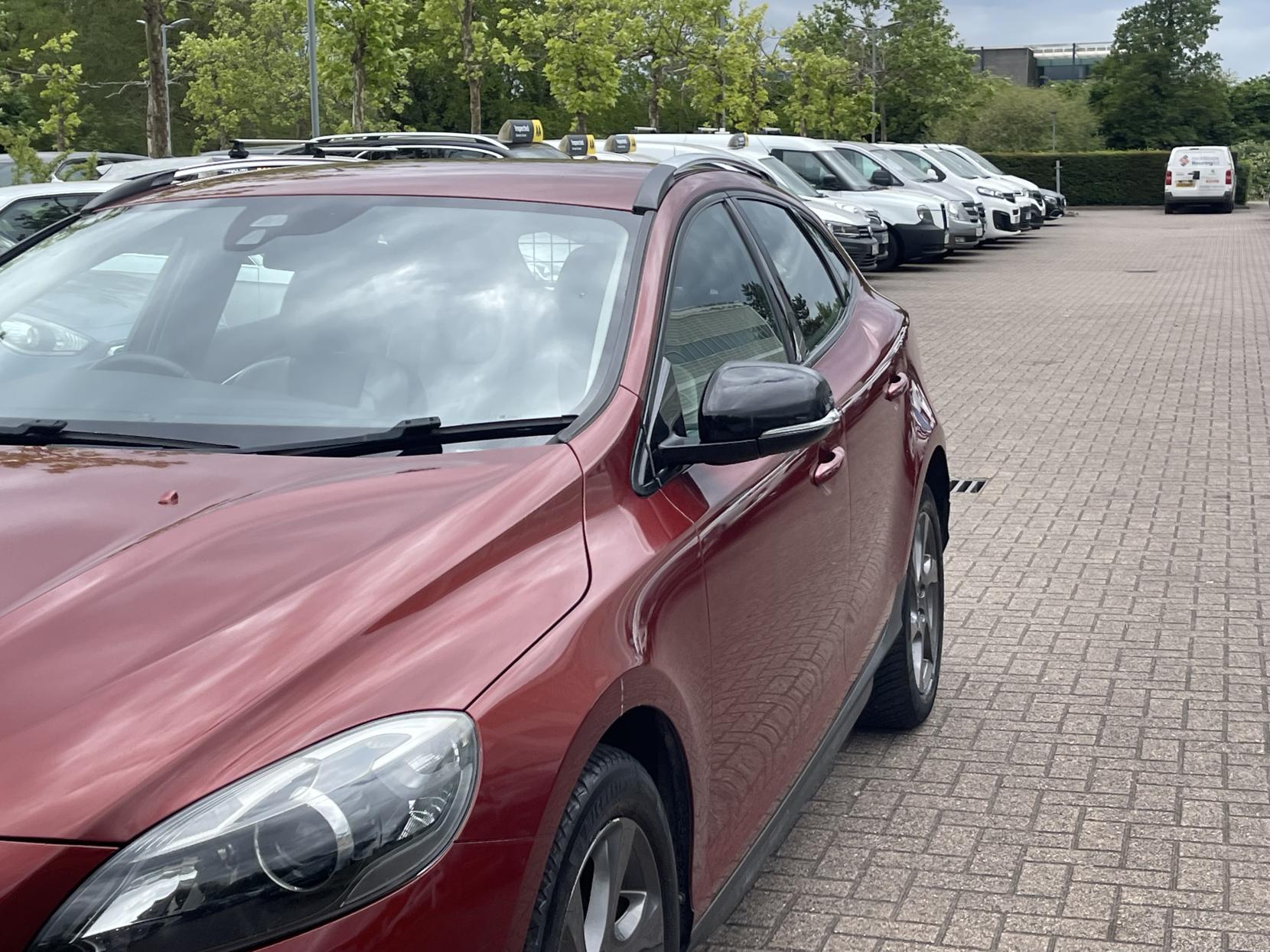 Volvo V40 Cross Country 1.6 D2 Lux Hatchback 5dr Diesel Powershift Euro 5 (s/s) (115 ps)