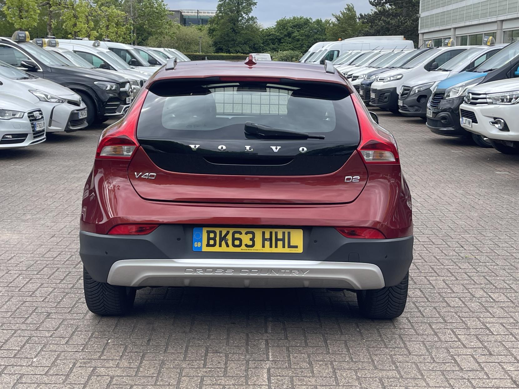 Volvo V40 Cross Country 1.6 D2 Lux Hatchback 5dr Diesel Powershift Euro 5 (s/s) (115 ps)