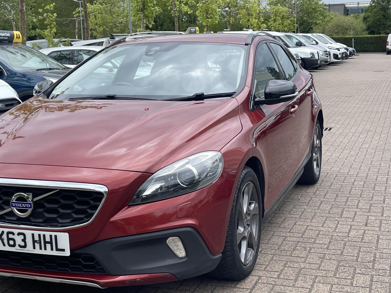 Volvo V40 Cross Country 1.6 D2 Lux Hatchback 5dr Diesel Powershift Euro 5 (s/s) (115 ps)