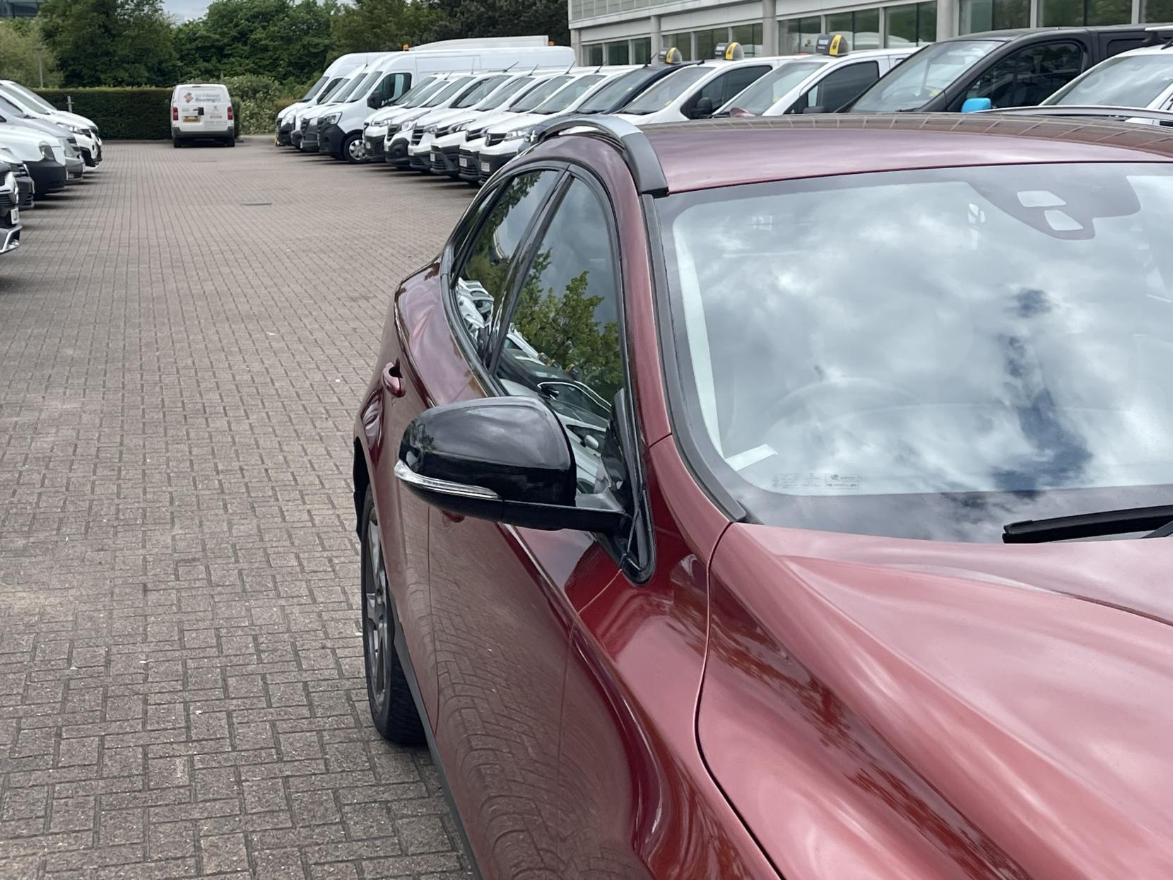 Volvo V40 Cross Country 1.6 D2 Lux Hatchback 5dr Diesel Powershift Euro 5 (s/s) (115 ps)