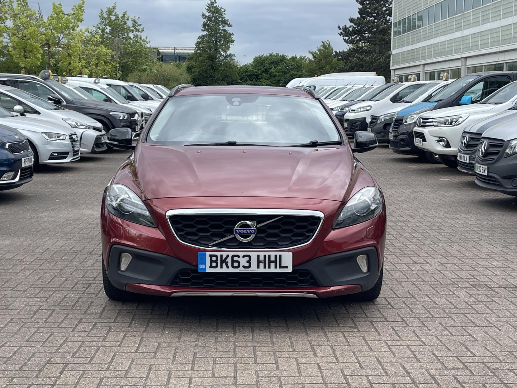 Volvo V40 Cross Country 1.6 D2 Lux Hatchback 5dr Diesel Powershift Euro 5 (s/s) (115 ps)