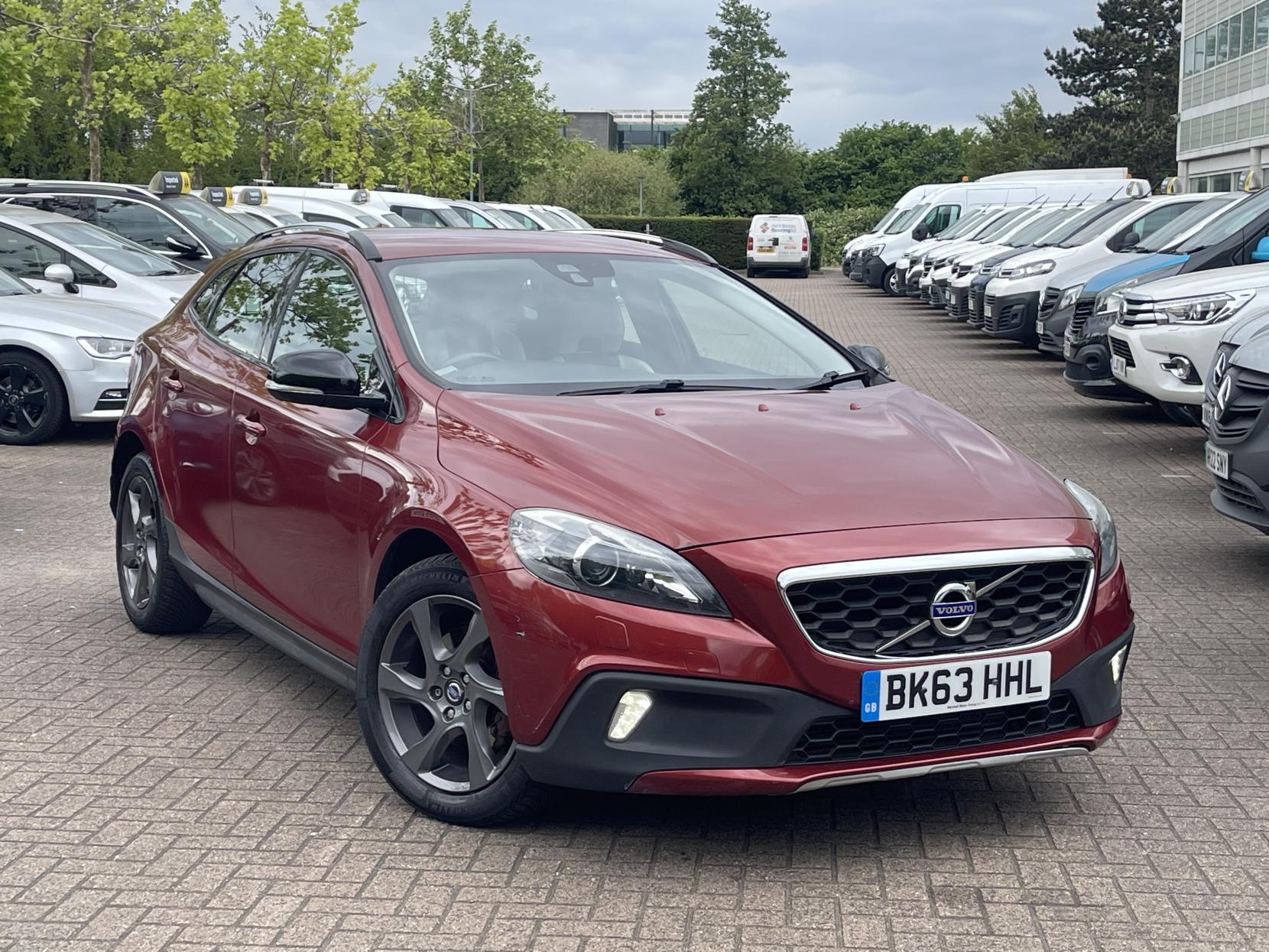 Volvo V40 Cross Country 1.6 D2 Lux Hatchback 5dr Diesel Powershift Euro 5 (s/s) (115 ps)