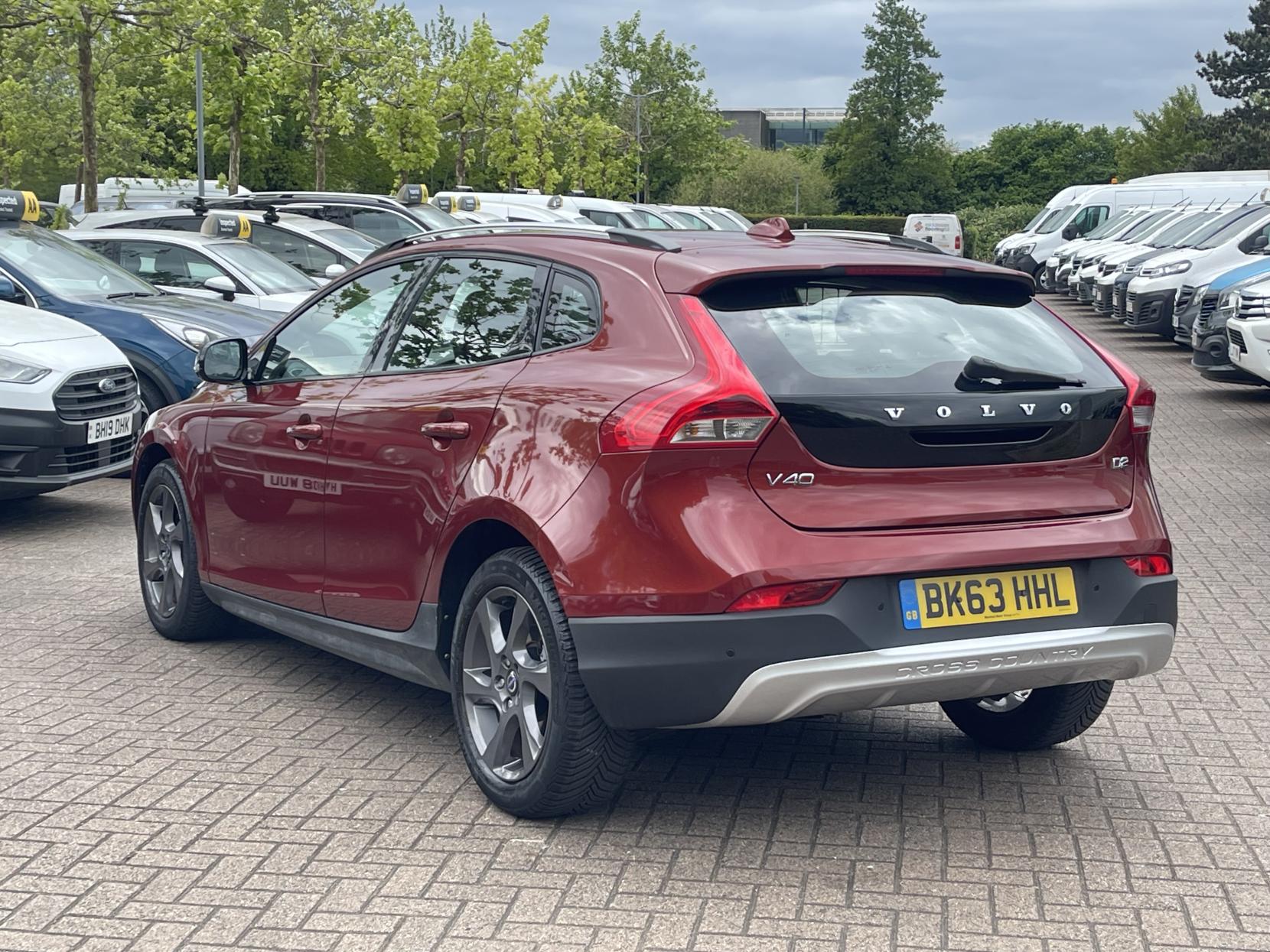 Volvo V40 Cross Country 1.6 D2 Lux Hatchback 5dr Diesel Powershift Euro 5 (s/s) (115 ps)