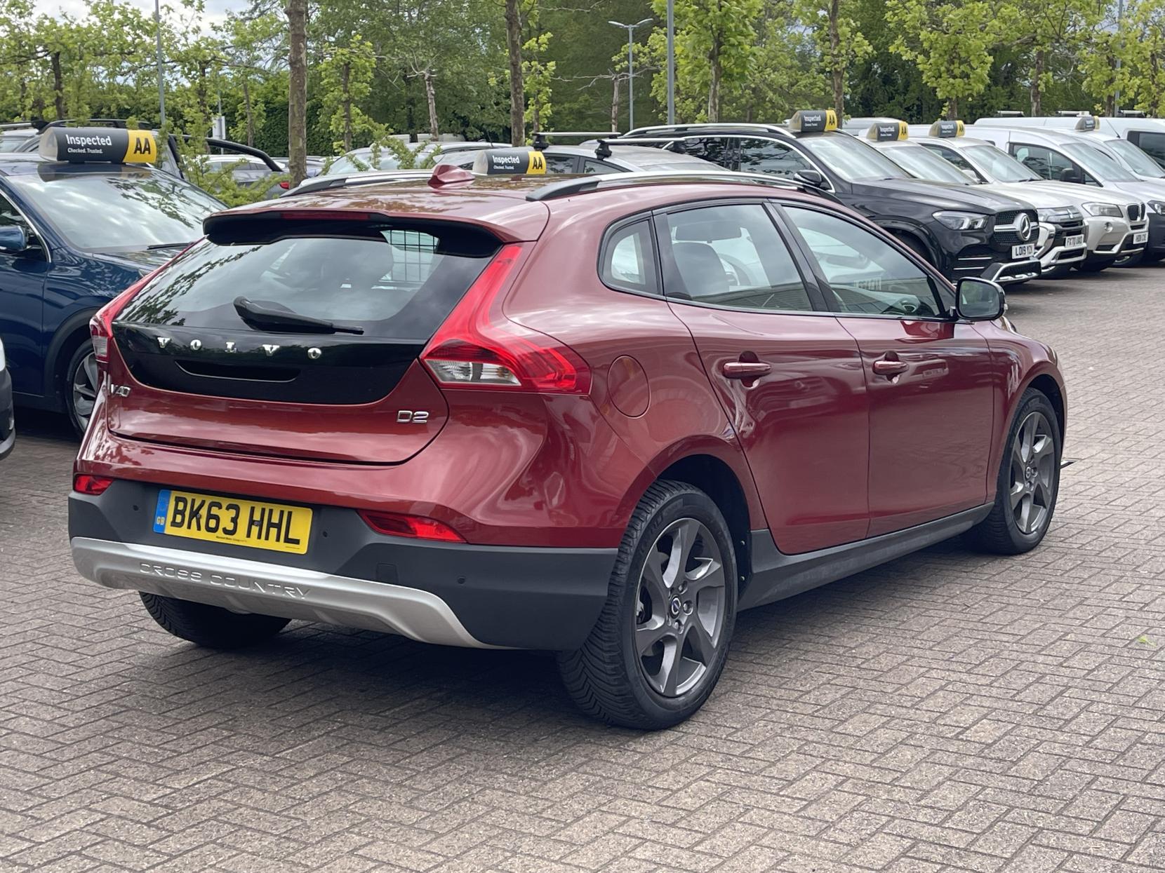Volvo V40 Cross Country 1.6 D2 Lux Hatchback 5dr Diesel Powershift Euro 5 (s/s) (115 ps)