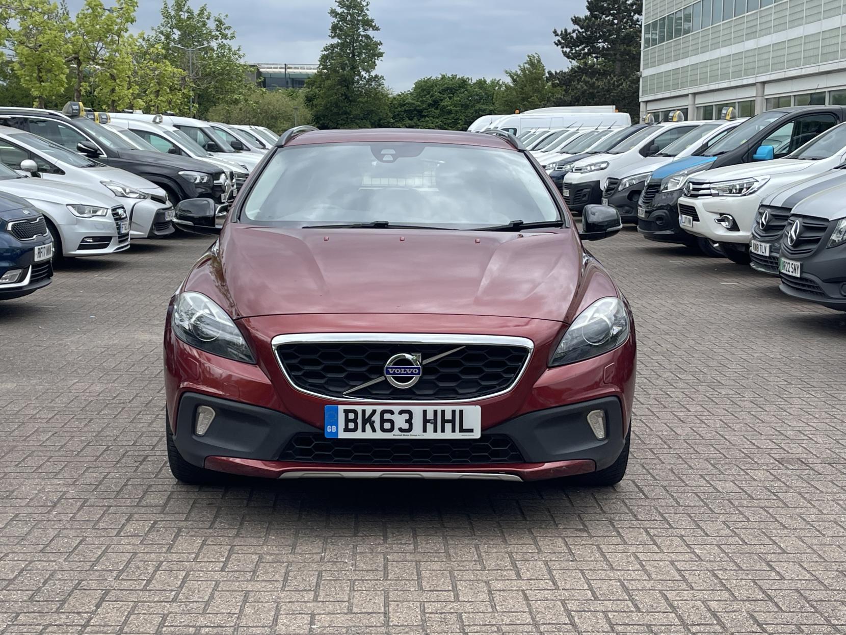 Volvo V40 Cross Country 1.6 D2 Lux Hatchback 5dr Diesel Powershift Euro 5 (s/s) (115 ps)