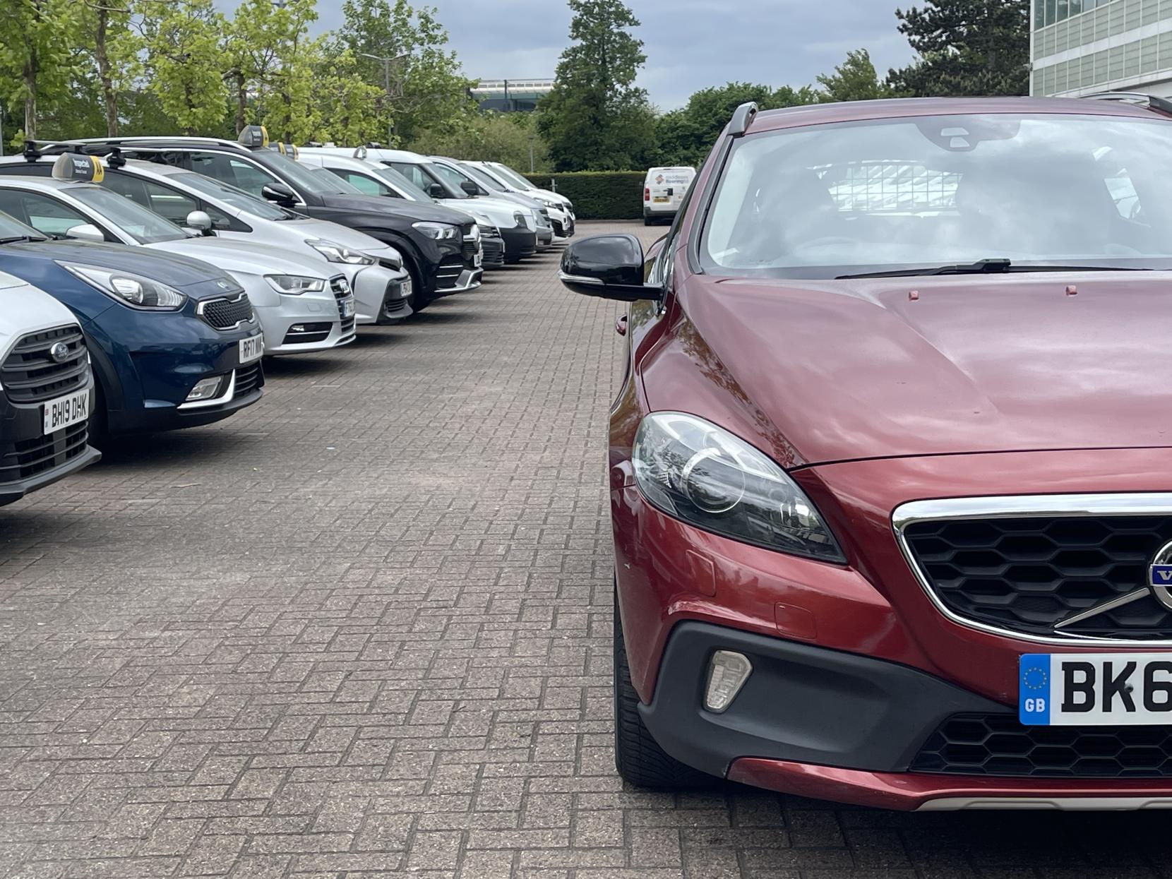 Volvo V40 Cross Country 1.6 D2 Lux Hatchback 5dr Diesel Powershift Euro 5 (s/s) (115 ps)