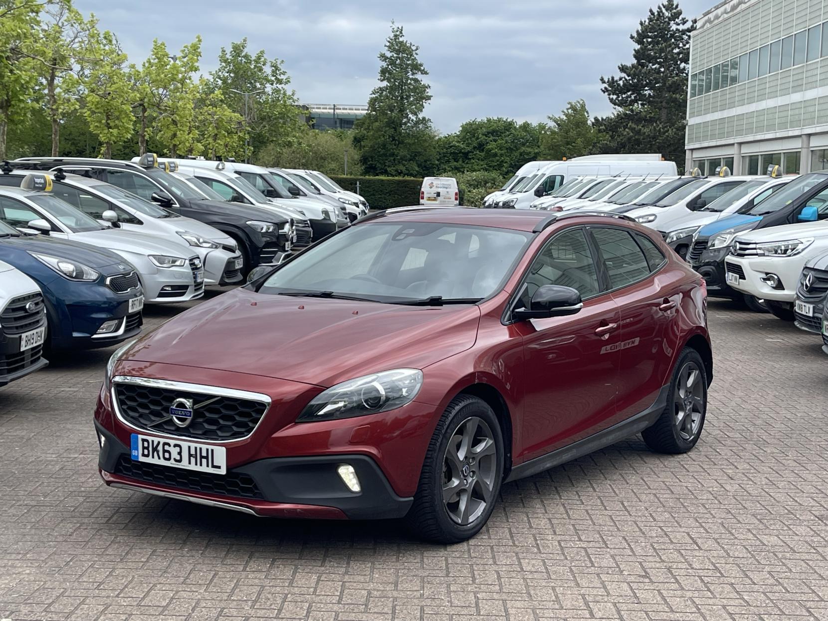 Volvo V40 Cross Country 1.6 D2 Lux Hatchback 5dr Diesel Powershift Euro 5 (s/s) (115 ps)
