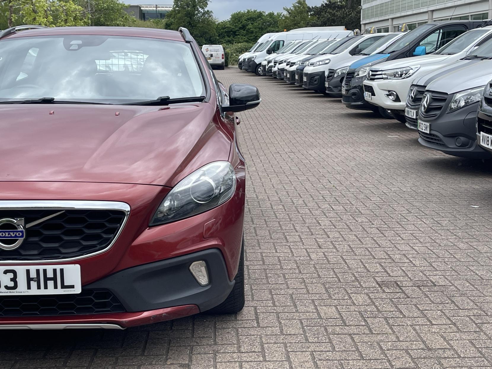 Volvo V40 Cross Country 1.6 D2 Lux Hatchback 5dr Diesel Powershift Euro 5 (s/s) (115 ps)