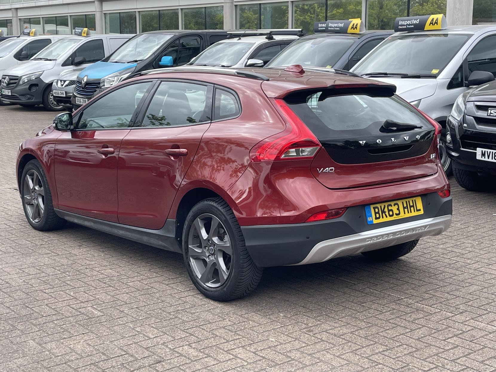 Volvo V40 Cross Country 1.6 D2 Lux Hatchback 5dr Diesel Powershift Euro 5 (s/s) (115 ps)