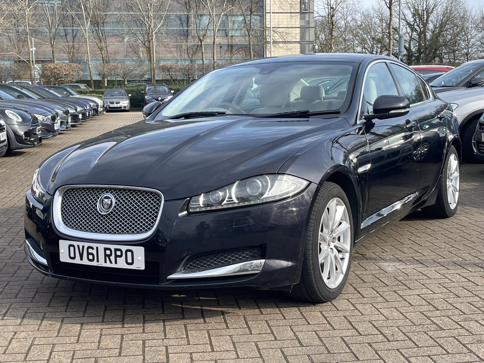 Jaguar XF 2.2d Premium Luxury Saloon 4dr Diesel Auto Euro 5 (s/s) (190 ps)